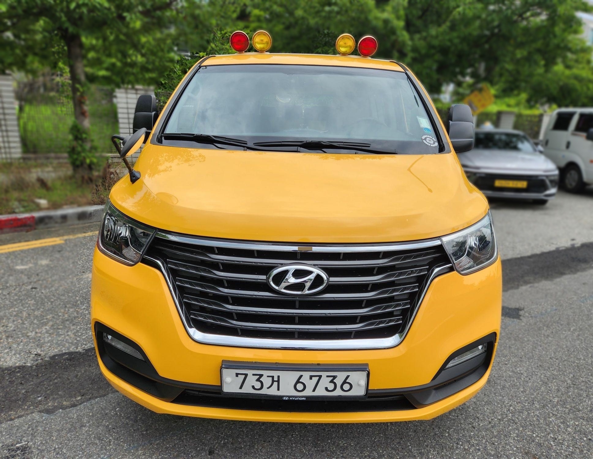 2019 Hyundai The New Grand Starex child safety car LPi 15-seater