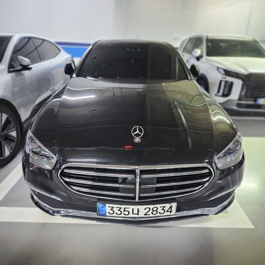 2021 Mercedes-Benz E250 Exclusive — photograph 1 of 1