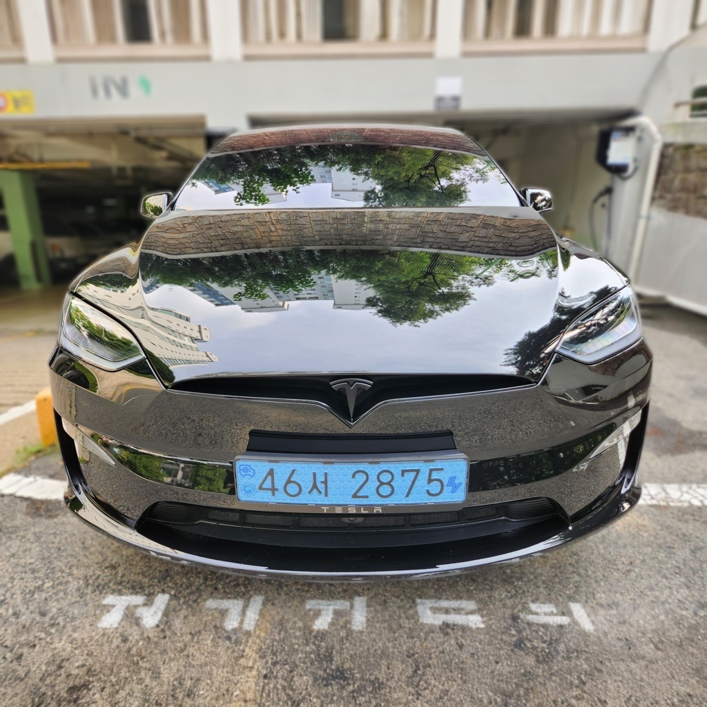 2026 Tesla Model X AWD — photograph 1 of 1
