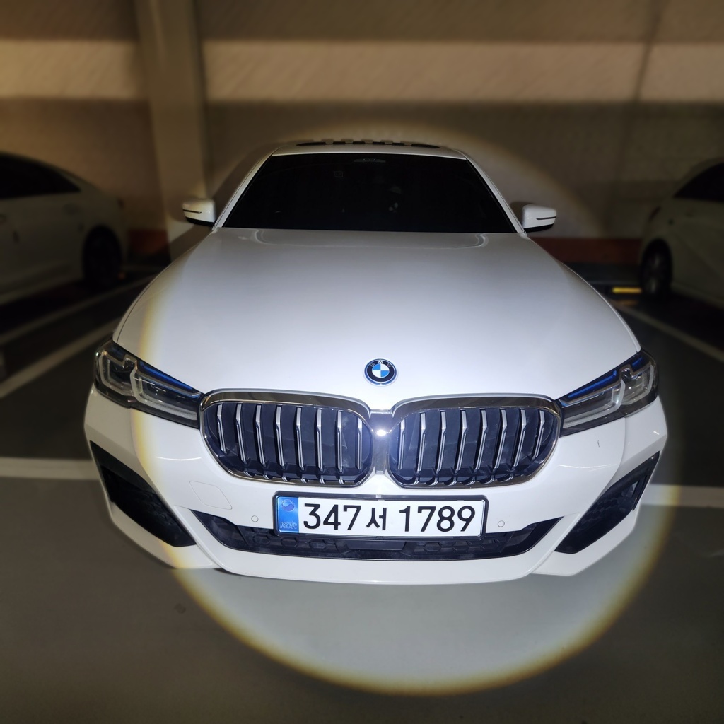 2023 BMW 5 SERIES (G30) 530e M SPORT — photograph 1 of 1