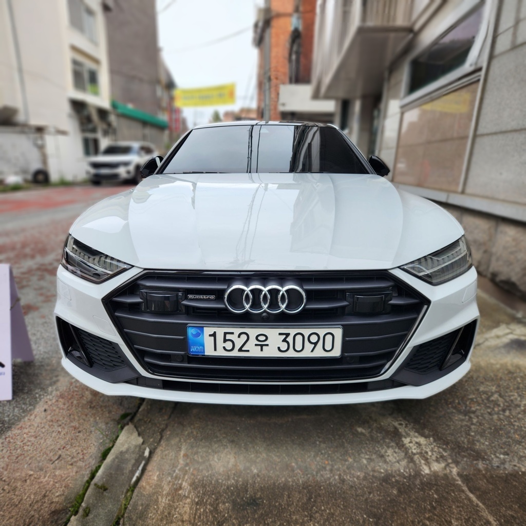 2022 Audi A7 (4K) 55 TFSI QUATTRO Premium — photograph 1 of 1