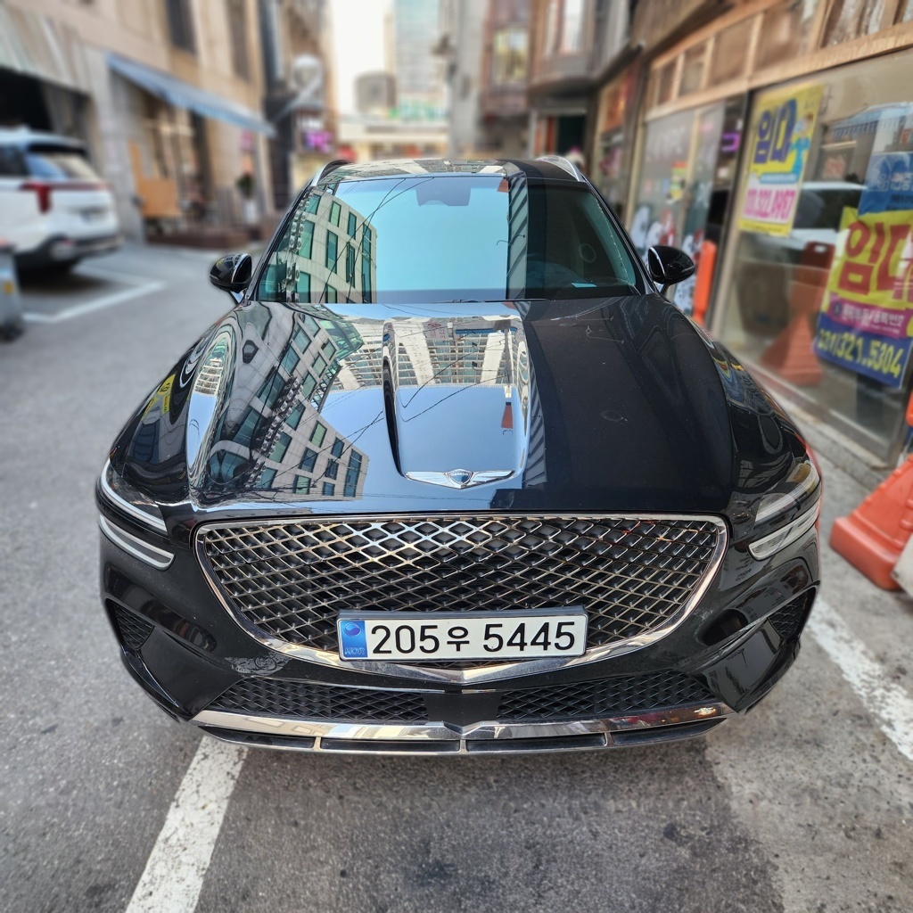 2021 Genesis GV70 2.5T GASOLINE 2WD — photograph 1 of 1