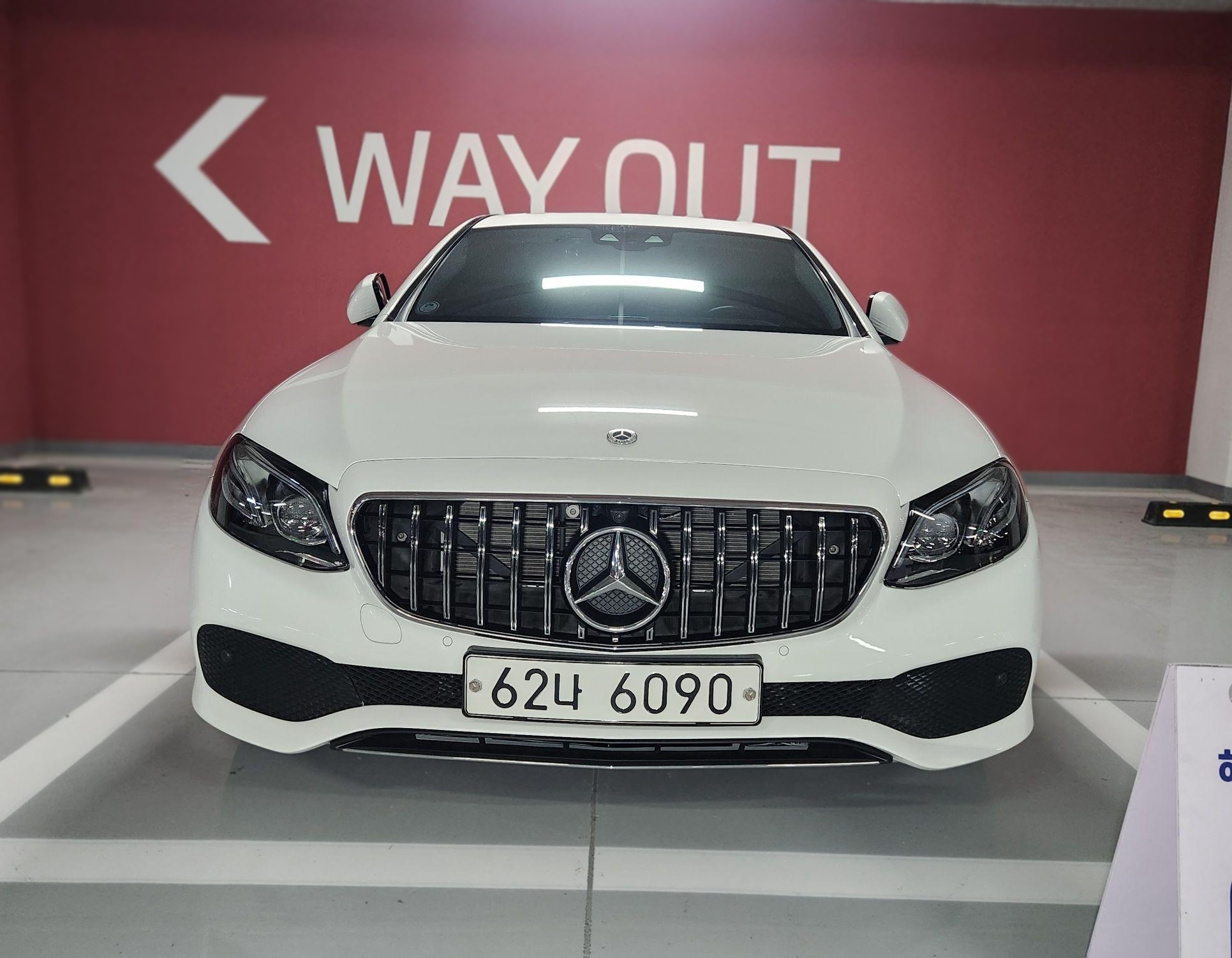 2019 Mercedes-Benz E300 4MATIC AVANTGARDE
