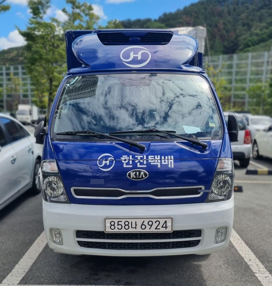 2018 Kia BONGO 1 ton B 17MY 18 Each Freezer Box EXTRA LONG WHEELBASE King Cab Luxury DIESEL 2WD Manual — Korean import available from KcarDeals