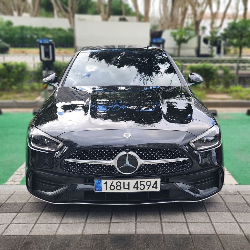 2024 Mercedes-Benz C300 4MATIC AMG Line — photograph 1 of 1