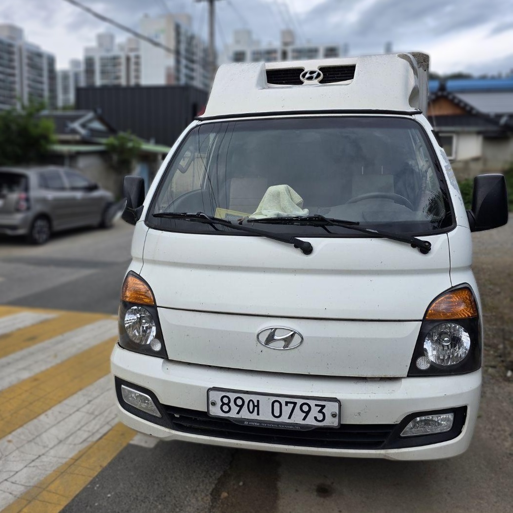 2018 Hyundai PORTER Ⅱ FREEZER BOX TRUCK (PORTER Ⅱ) 2,497cc / SUPER CAB/King Cab — Korean import available from KcarDeals