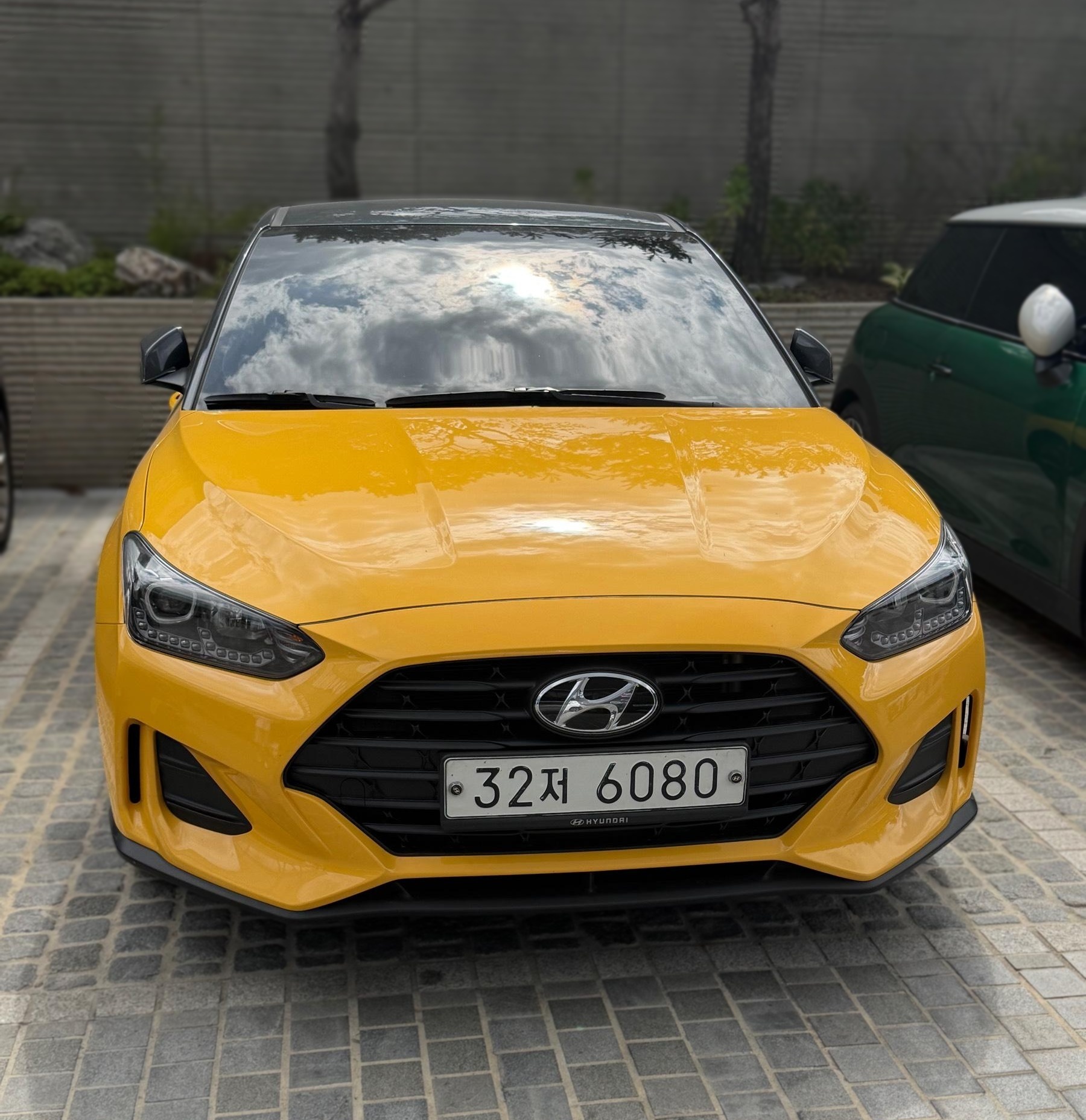 2018 Hyundai Veloster (JS) 1.4 TURBO MODERN CORE — Korean import available from KcarDeals