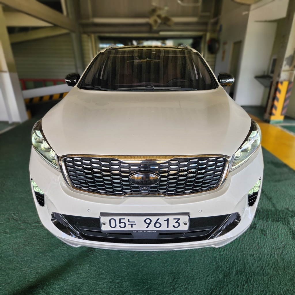 2019 Kia The New SORENTO DIESEL 2.0 2WD Master (7 Seater) — Korean import available from KcarDeals