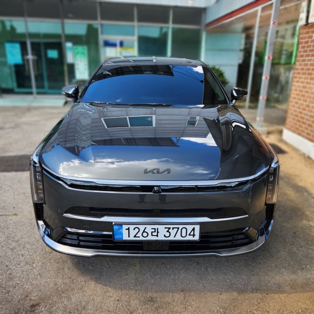 2025 Kia The New K8 2.5 GASOLINE 2WD Signature — photograph 1 of 1