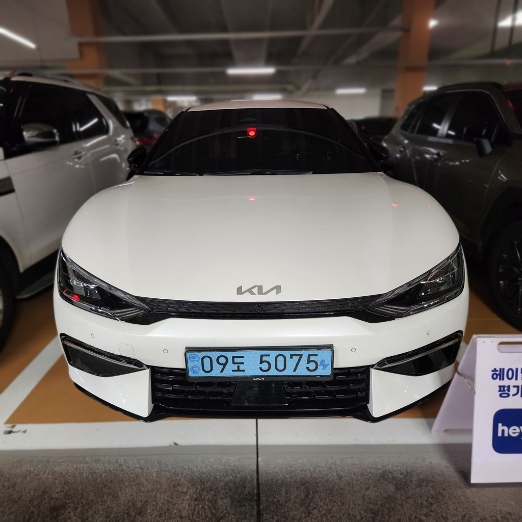 2022 Kia EV6 Long Range GT Line — photograph 1 of 1