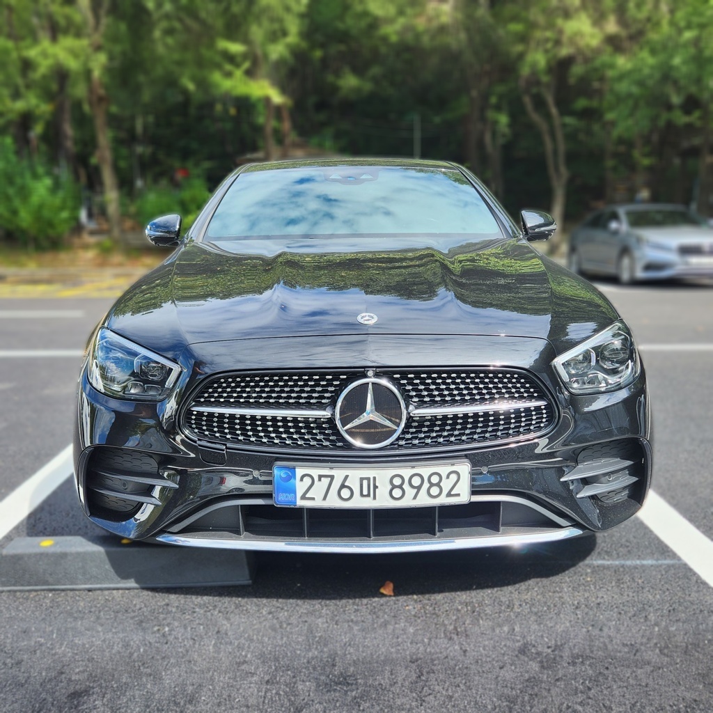 2023 Mercedes-Benz E250 AMG Line — photograph 1 of 1