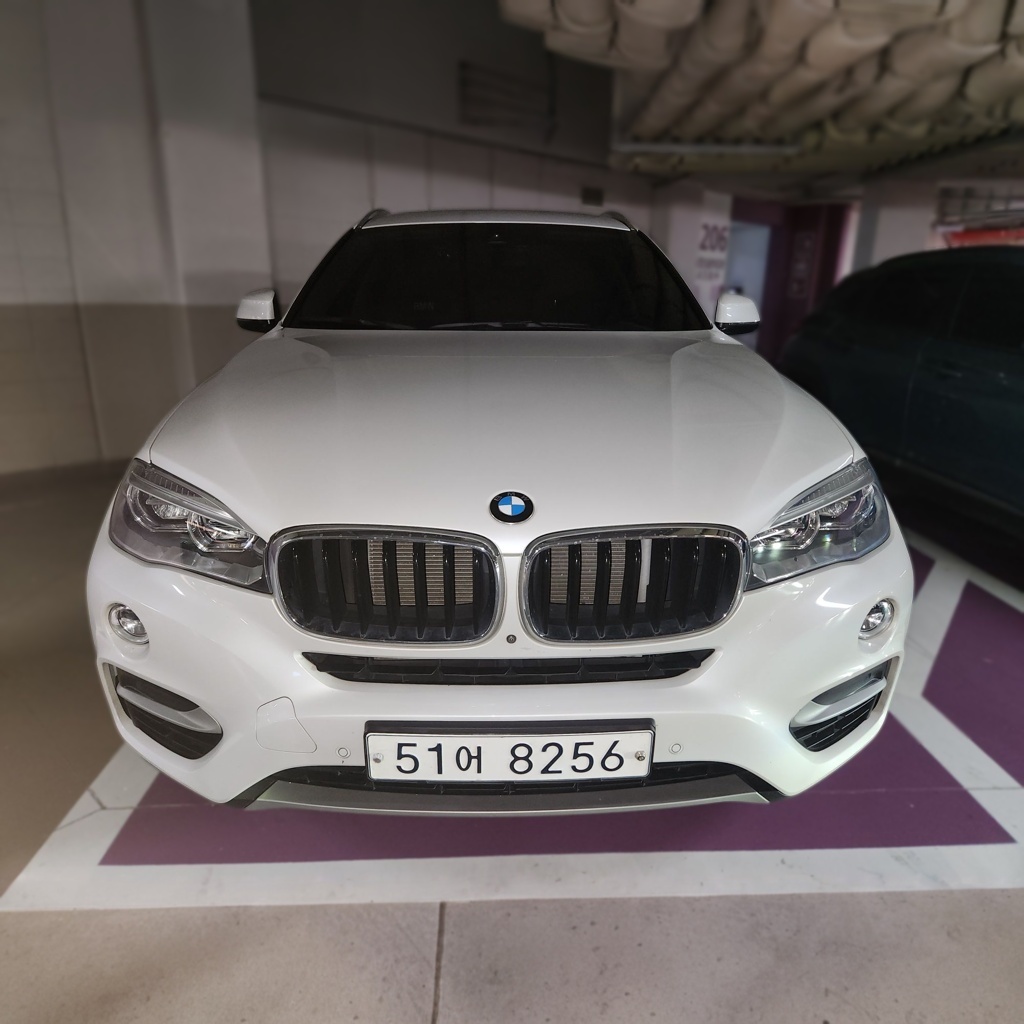 2018 BMW X6 (F16) xDrive 30d — Korean import available from KcarDeals
