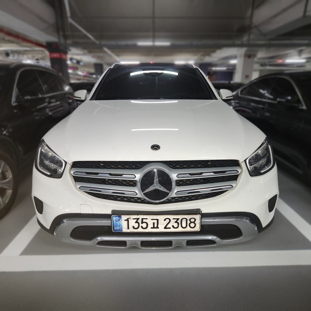 2021 Mercedes-Benz GLC220 d 4MATIC — photograph 1 of 1