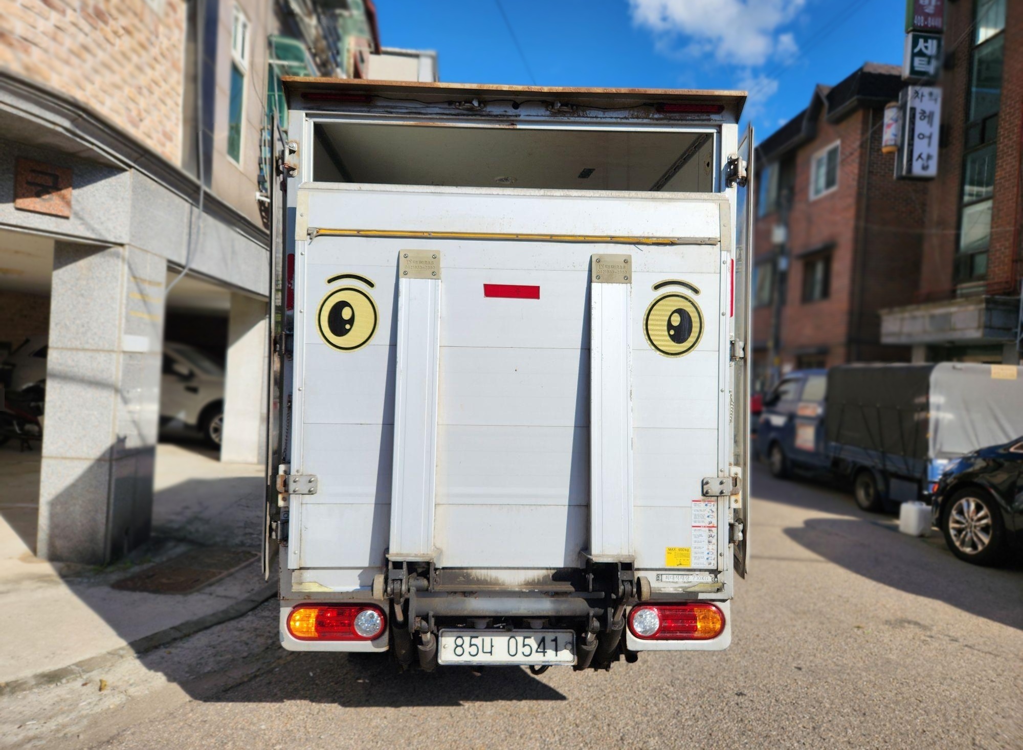 2016 Hyundai PORTER II Diesel BUILT-IN BOX TRUCK EXTRA LONG WHEELBASE SUPER CAB PLUS Automatic 15MY (economy high) — Korean import available from KcarDeals