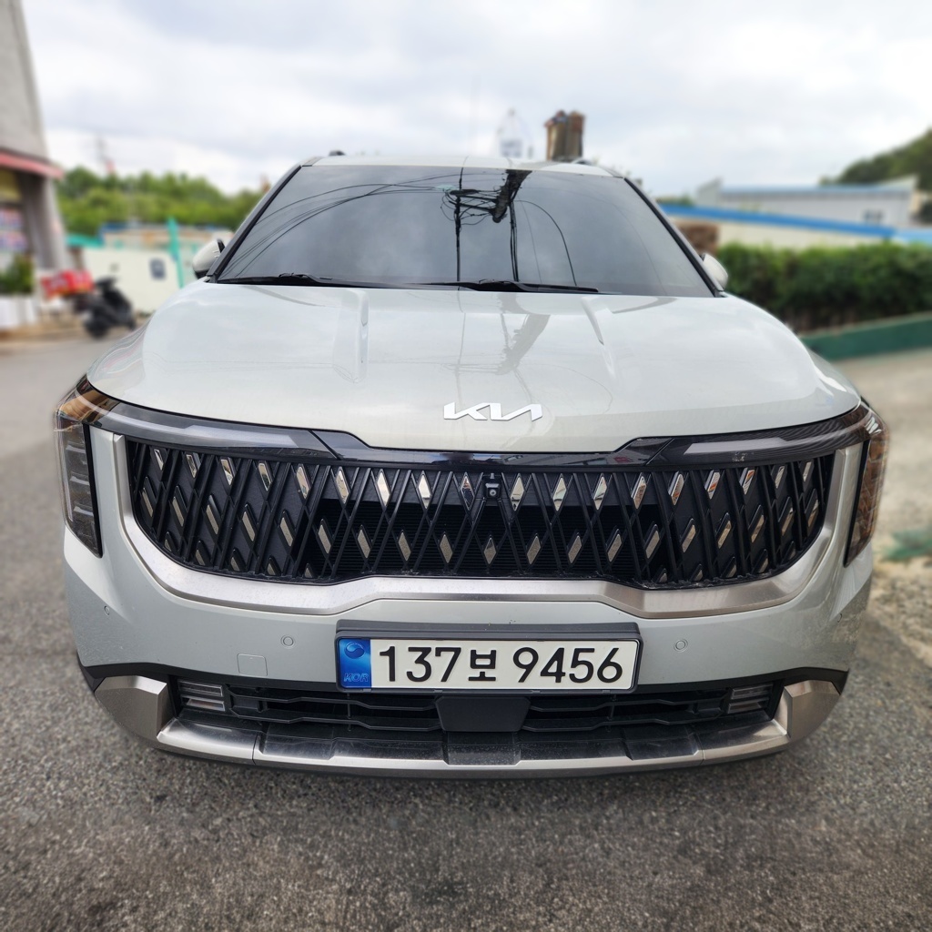 2025 Kia The New CARNIVAL (KA4) 3.5 Gasoline 7-seater Signature — photograph 1 of 1