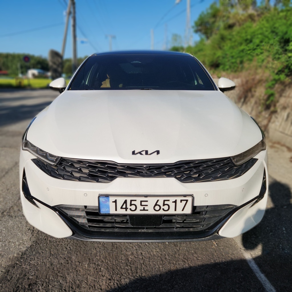 2022 Kia K5 3 Generation 2.0 GASOLINE Signature — photograph 1 of 1