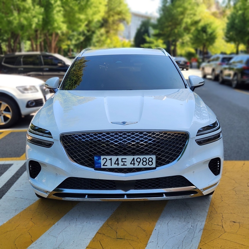 2023 Genesis GV70 2.5T Gasoline AWD — photograph 1 of 1