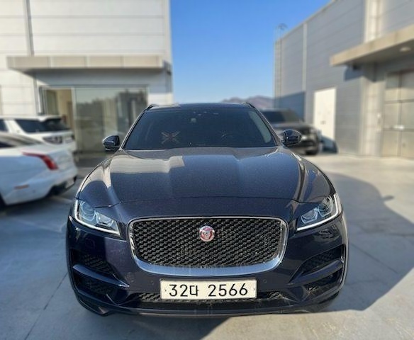 2017 Jaguar F-PACE 20d Portfolio — Korean import available from KcarDeals