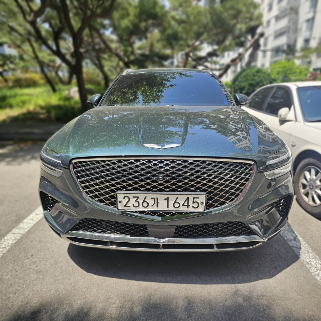 2021 Genesis GV70 3.5T Gasoline AWD — photograph 1 of 1