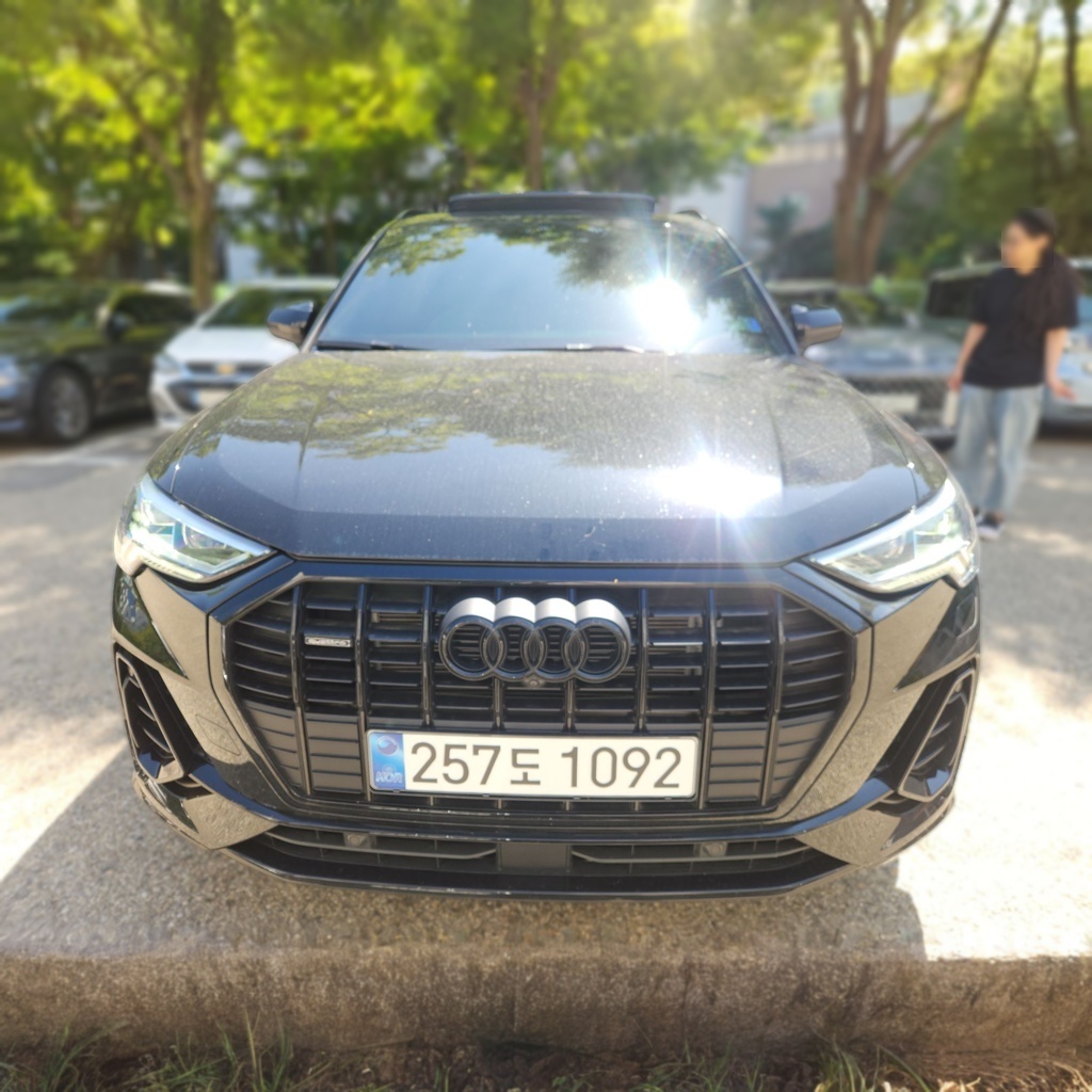 2025 Audi Q3 (F3) 40 TFSI Quattro Premium — photograph 1 of 1