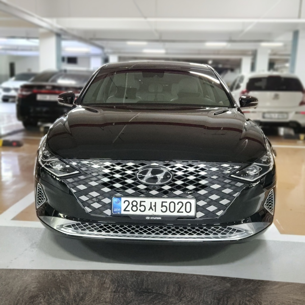 2021 Hyundai The New GRANDEUR IG Hybrid Calligraphy — photograph 1 of 1