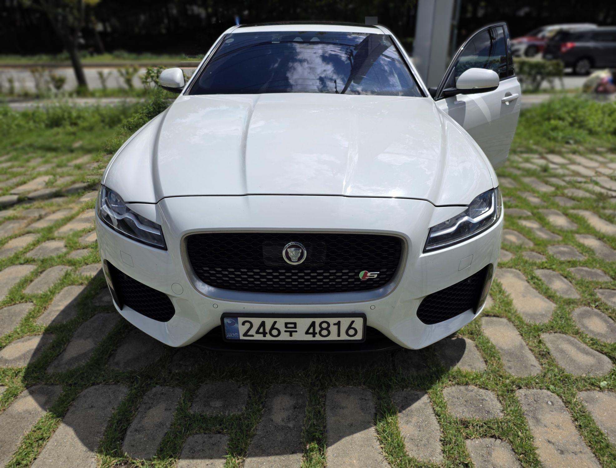 2017 Jaguar XF (X260) 3.0 S AWD — Korean import available from KcarDeals
