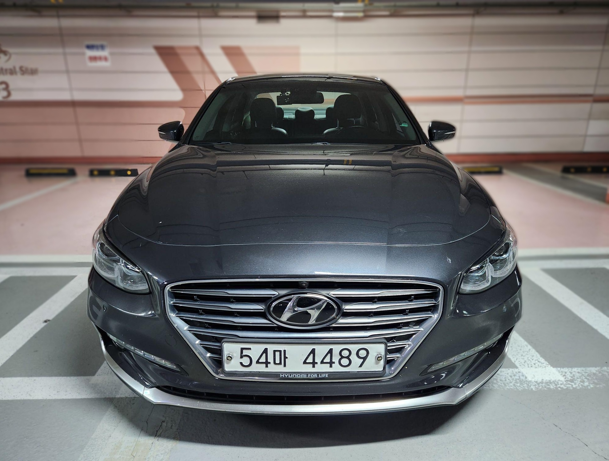 2018 Hyundai GRANDEUR IG Hybrid Exclusive — Korean import available from KcarDeals