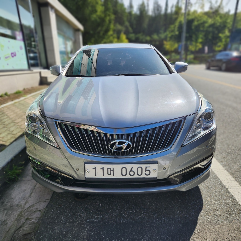 2017 Hyundai GRANDEUR HG — Korean import available from KcarDeals
