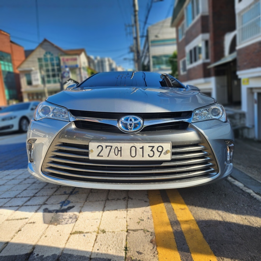 2017 Toyota New CAMRY Hybrid LE — Korean import available from KcarDeals