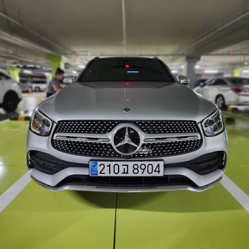 2022 Mercedes-Benz GLC300 4MATIC — photograph 1 of 1