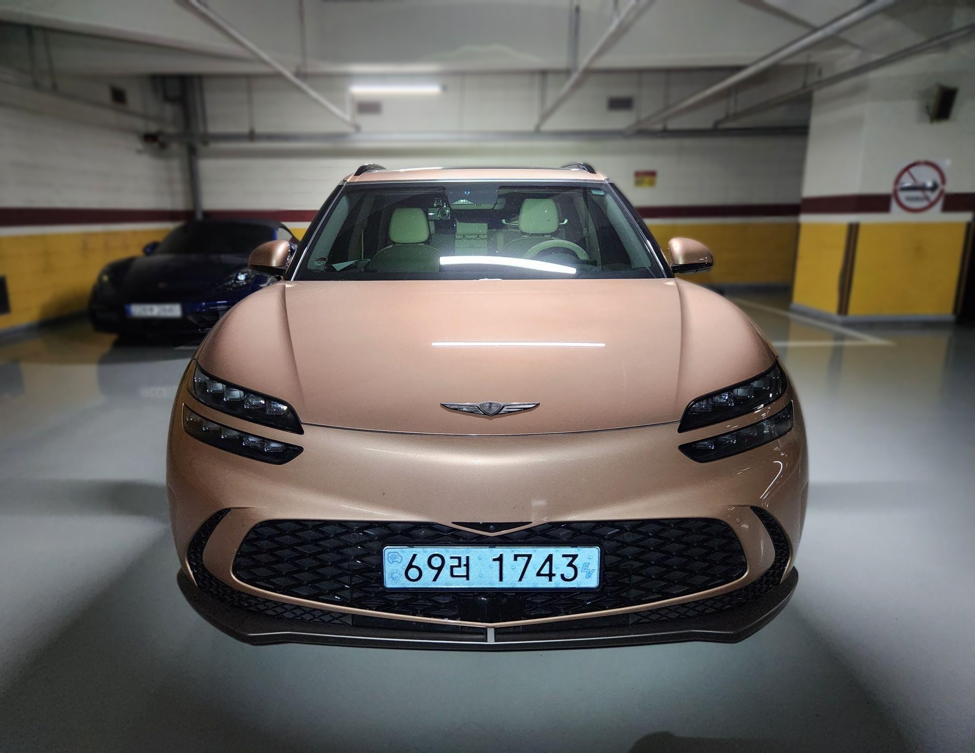 2022 Genesis GV60 Standard