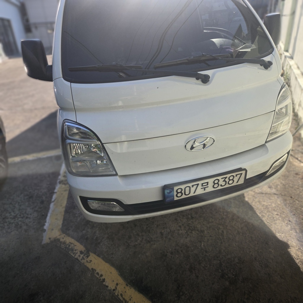 2023 Hyundai PORTER II FREEZER BOX TRUCK 22MY SUPER CAB Diesel EXTRA LONG WHEELBASE Automatic Smart Twin