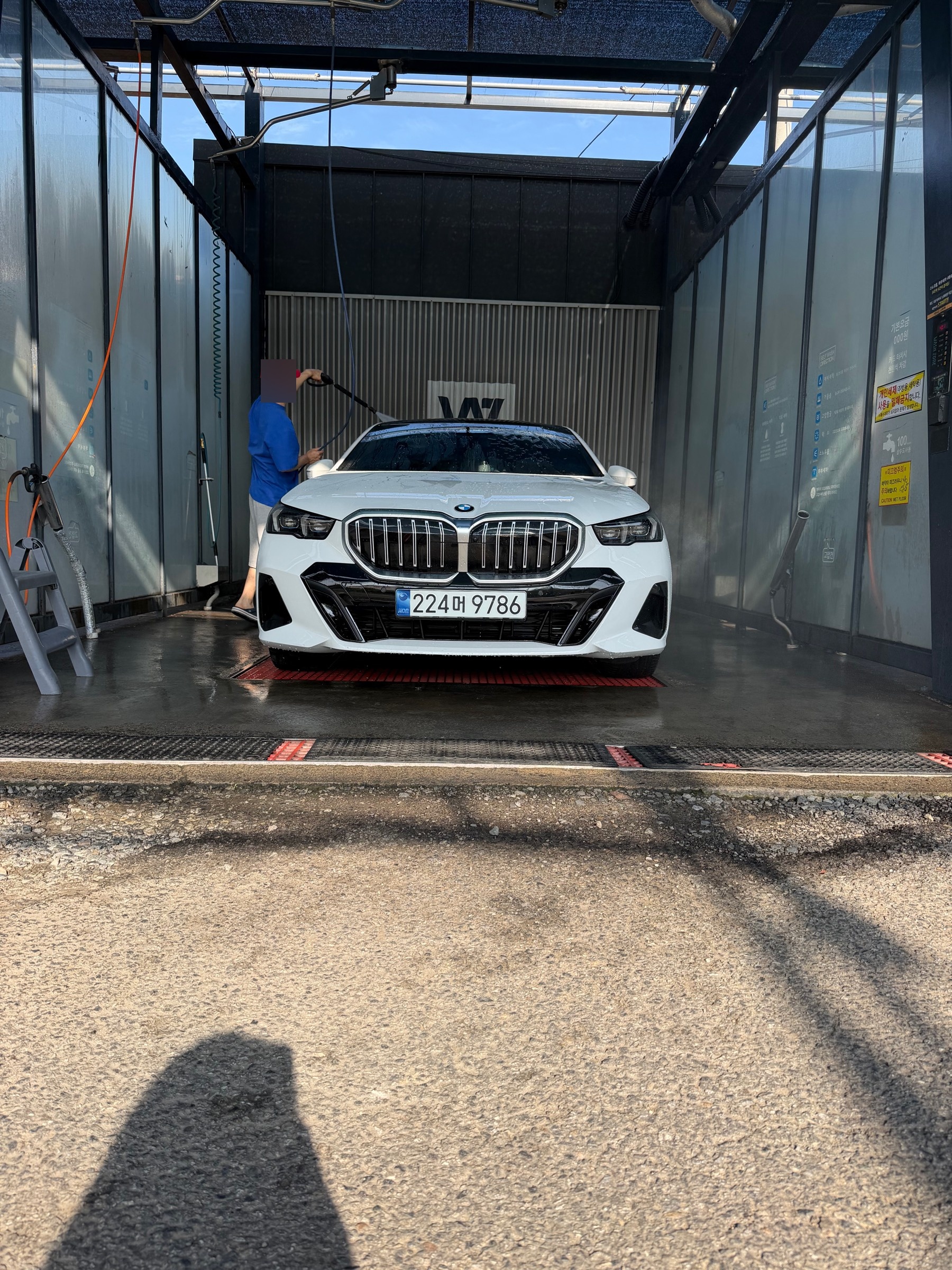 2024 BMW 5 SERIES (G60) 520i M SPORT