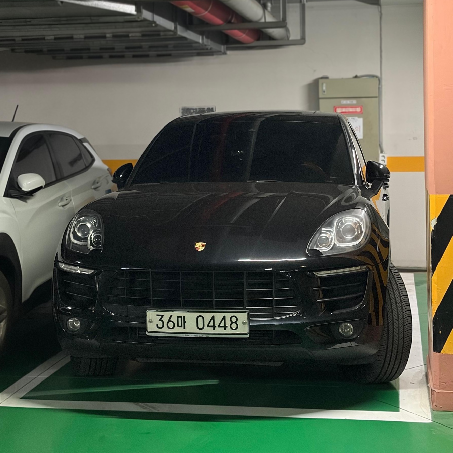 2017 Porsche Macan 3.0 S Diesel 95B — Korean import available from KcarDeals