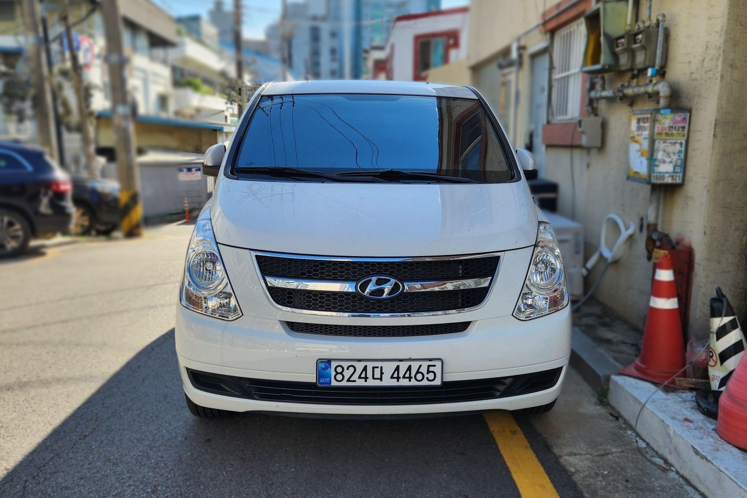 2015 Hyundai Grand Starex 5-seater Van CVX Deluxe
