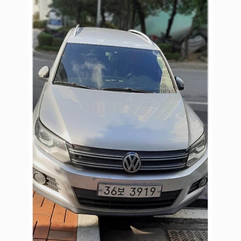2015 Volkswagen New TIGUAN 2.0 TDI Comfort 5N — Korean import available from KcarDeals