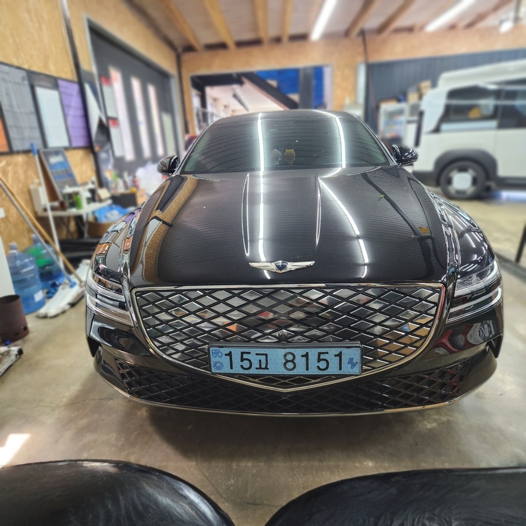 2022 Genesis e-G80 e-AWD — photograph 1 of 1