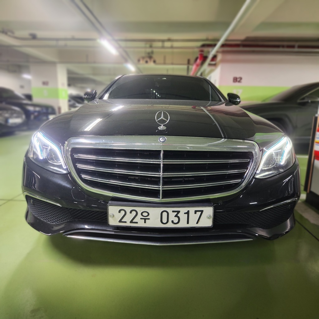 2017 Mercedes-Benz E220d Exclusive — Korean import available from KcarDeals