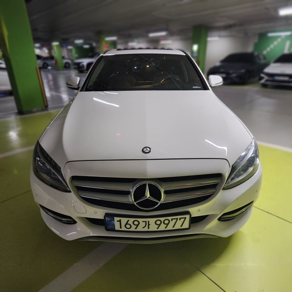 2015 Mercedes-Benz C200 AVANTGARDE — Korean import available from KcarDeals
