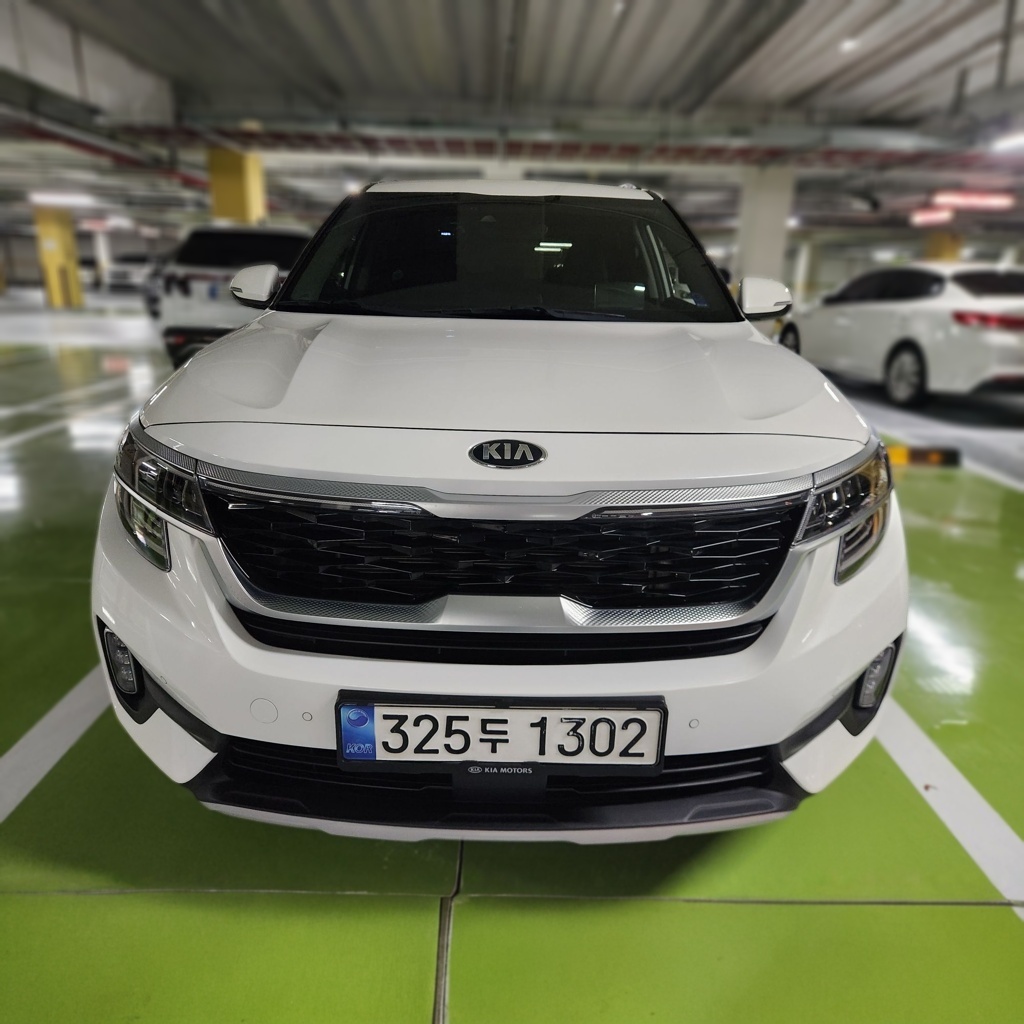 2022 Kia Seltos GASOLINE 1.6 Turbo 2WD Signature — photograph 1 of 1