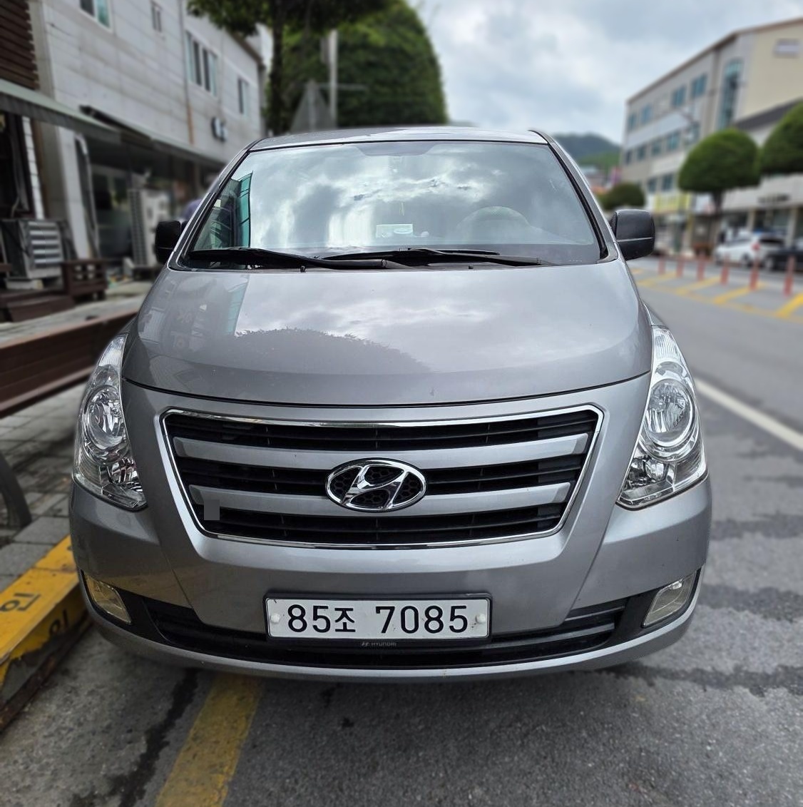 2016 Hyundai Grand Starex 5-seater Van Modern — Korean import available from KcarDeals