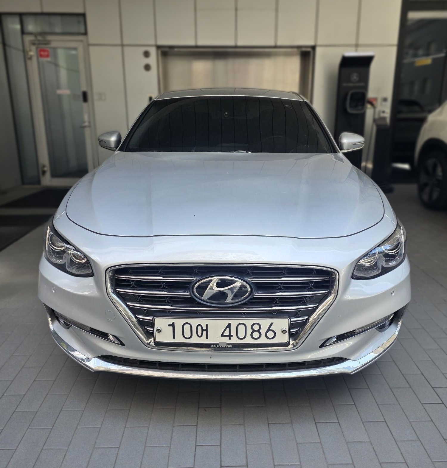 2018 Hyundai GRANDEUR IG 2.4 Modern — Korean import available from KcarDeals