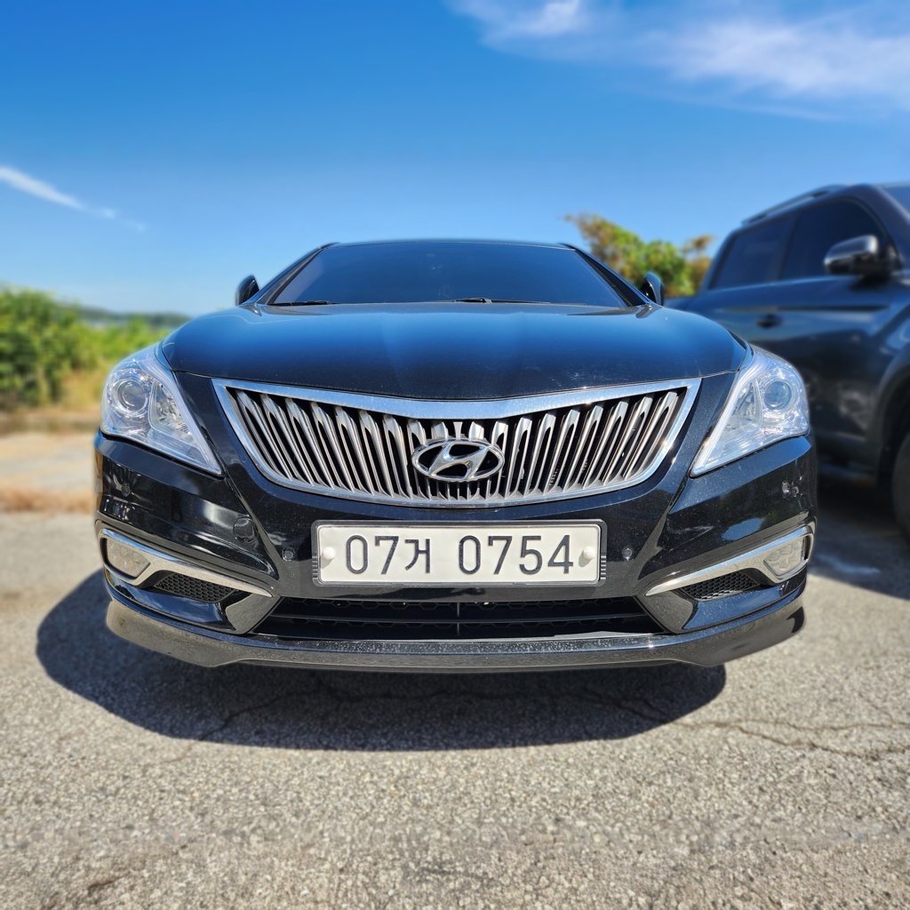 2016 Hyundai GRANDEUR HG — Korean import available from KcarDeals