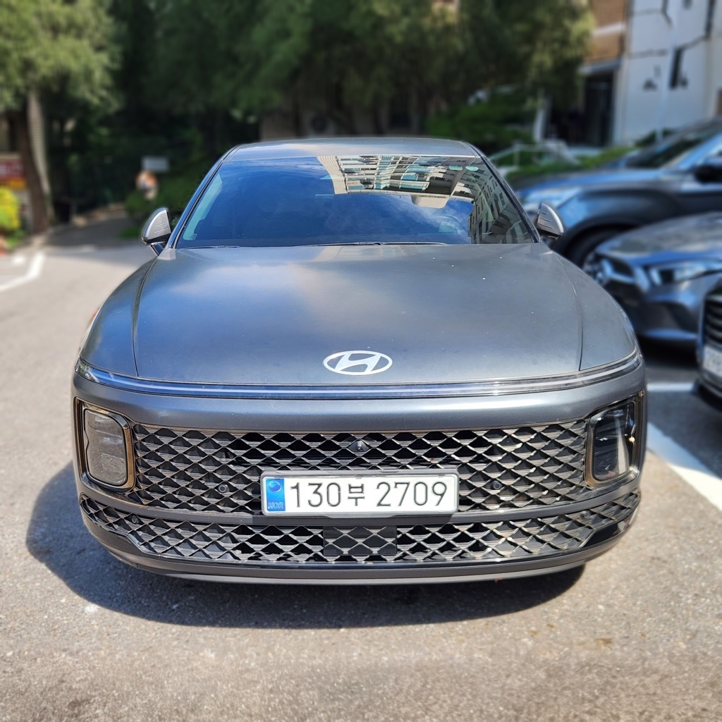 2023 Hyundai The All New Grandeur Hybrid (GN7) Calligraphy — photograph 1 of 1