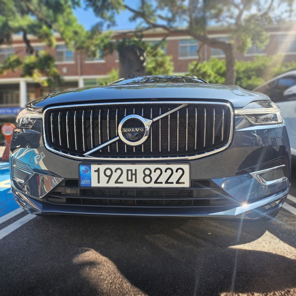 2021 Volvo XC60 2 Generation B6 INSCRIPTION — photograph 1 of 1