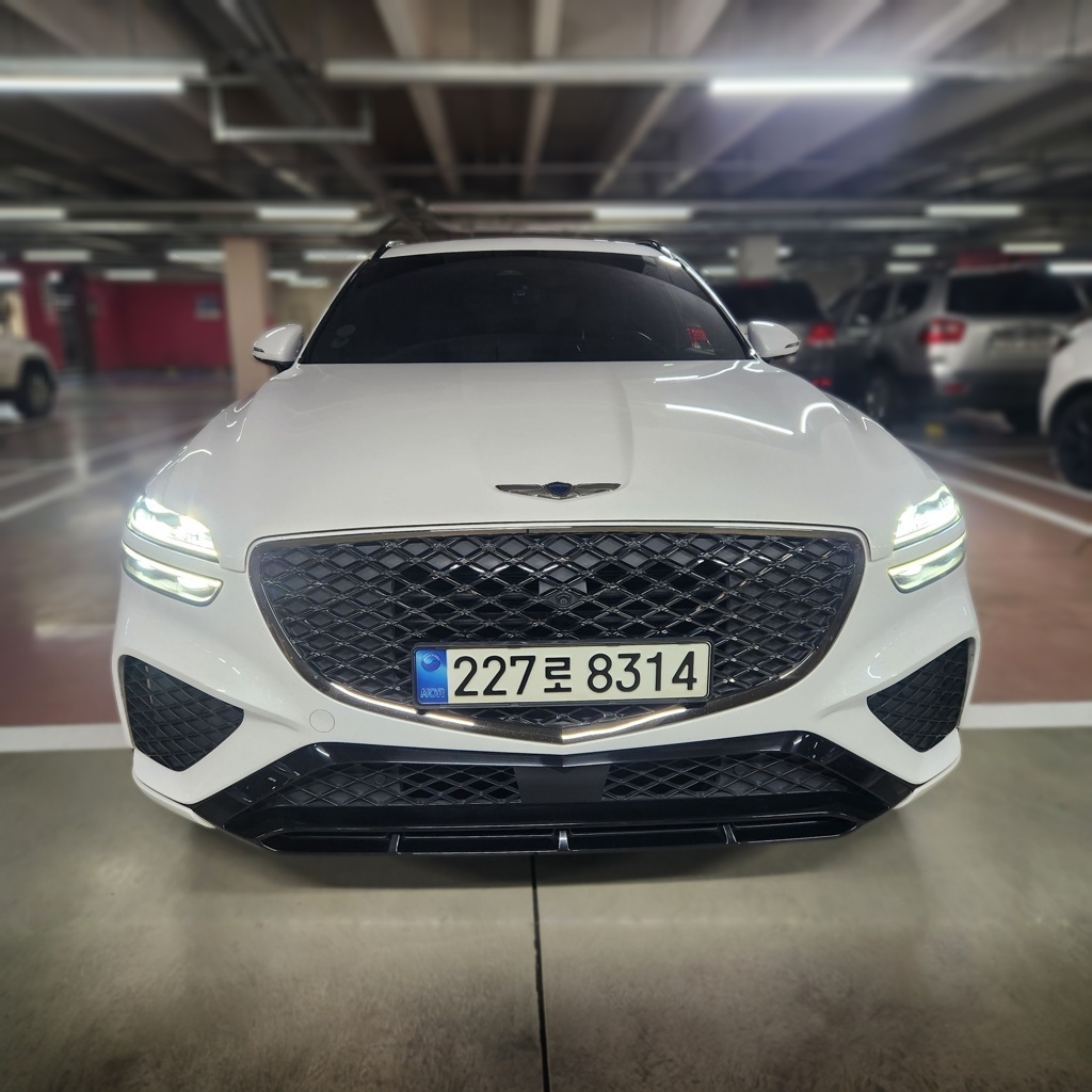 2021 Genesis GV70 2.5T Gasoline AWD — photograph 1 of 1