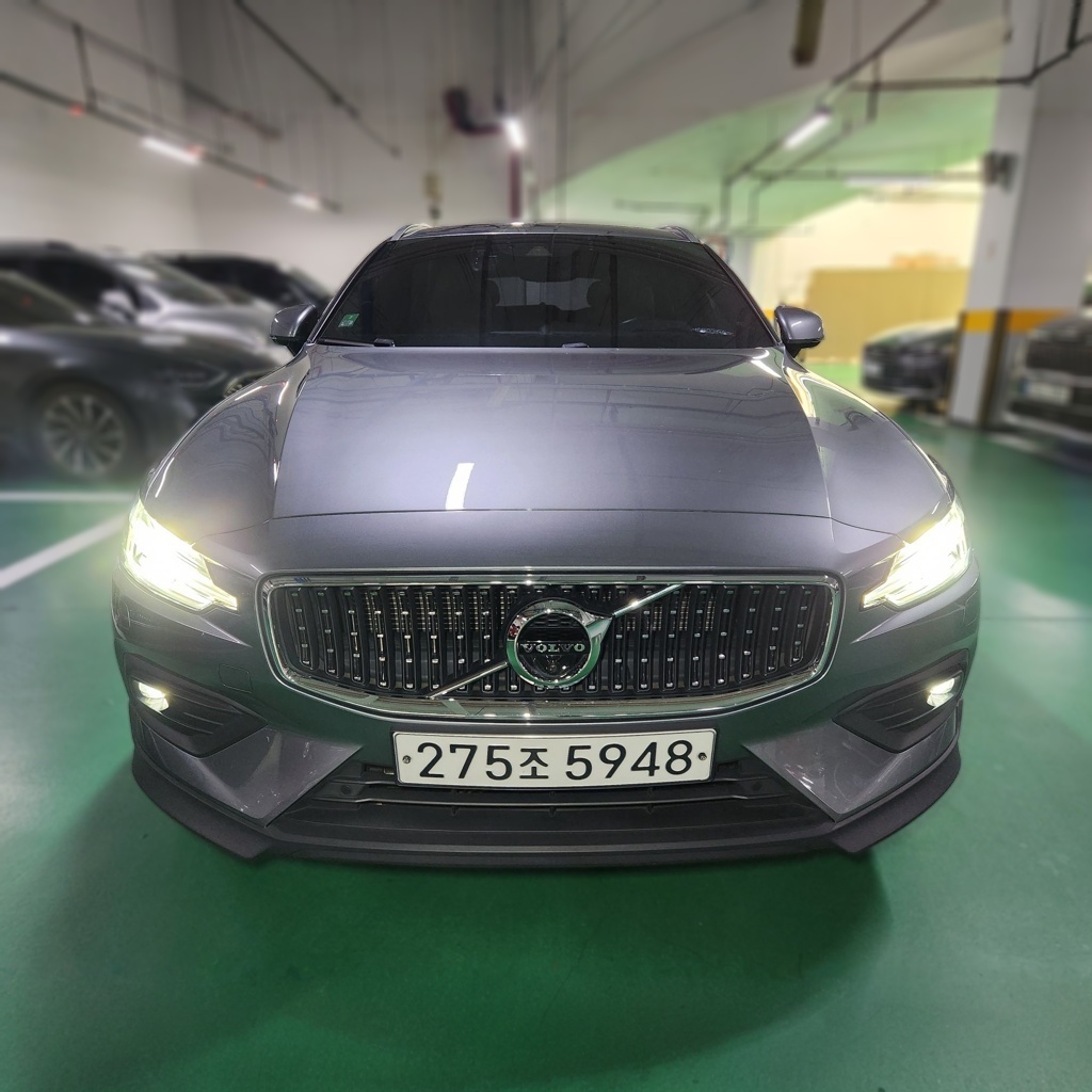 2020 Volvo V60 Cross Country 2 Generation T5 PRO AWD — photograph 1 of 1