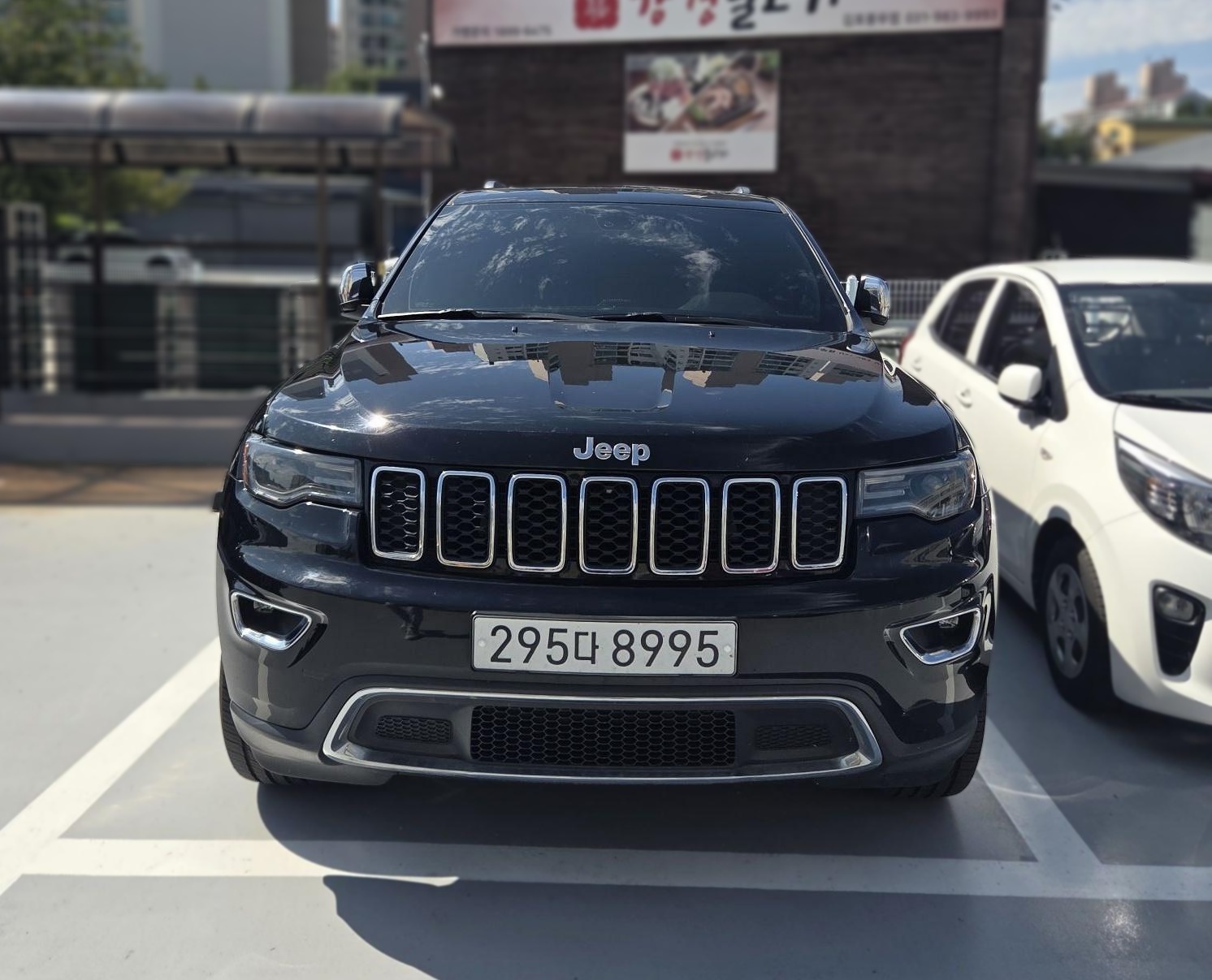 2019 Jeep Grand CHEROKEE 3.6 LIMITED WK2 — Korean import available from KcarDeals
