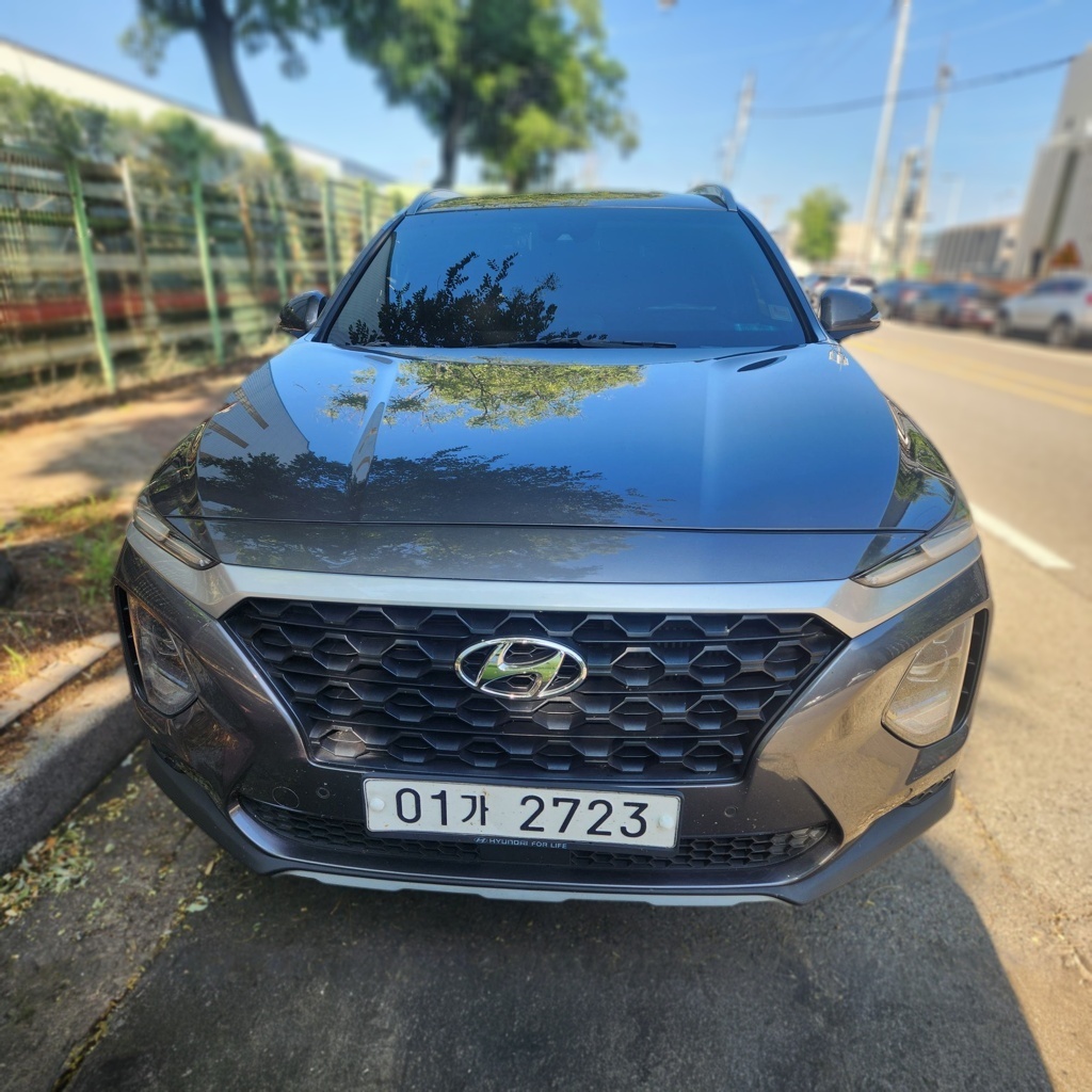 2019 Hyundai SANTA FE TM DIESEL 2.0 2WD Exclusive (5 Seater) — Korean import available from KcarDeals