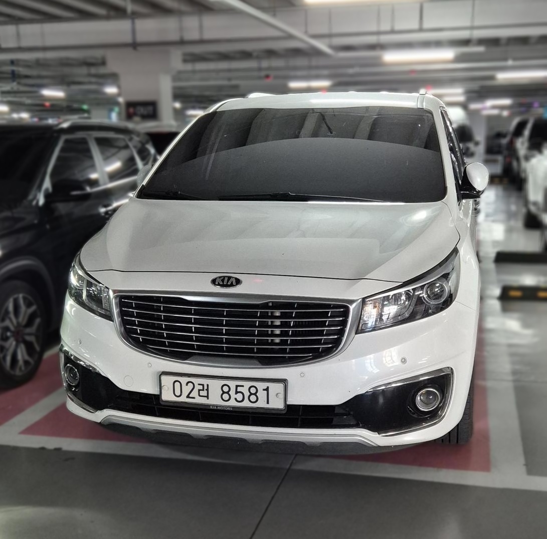 2017 Kia All New CARNIVAL Diesel 9-seater Prestige — Korean import available from KcarDeals